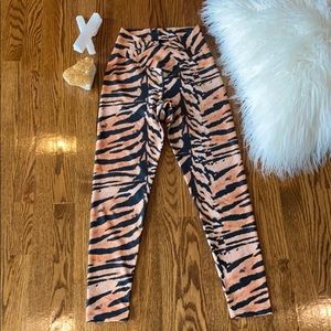 Beach Riot Tiger Leggings